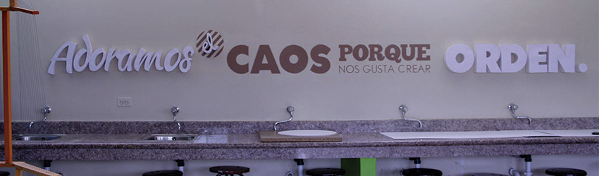 Uno de los lemas de UGA, el Club de Diseño y Publicidad de Edcom. Uno de los lemas de UGA, el Club de Diseño y Publicidad de Edcom.