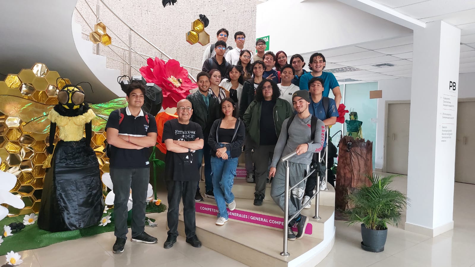 EXHIBICION EXHIBITION FADCOM ESPOL