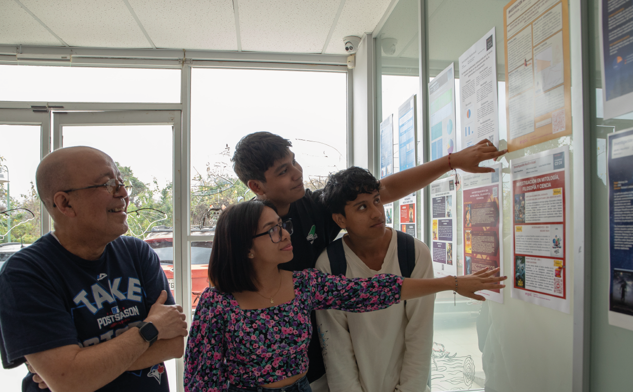 Exposición FADCOM ESPOL Exhibition