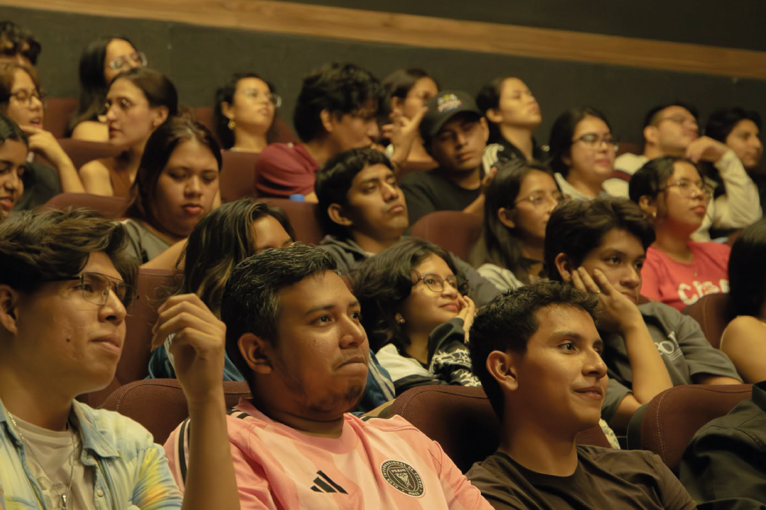 Exposicion-Cortos-FADCOM-MZ-14-ESPOL