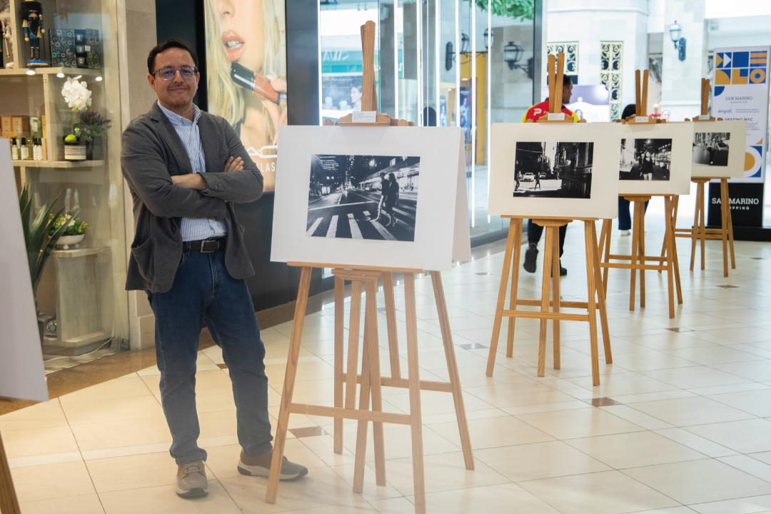 Daniel-Castelo-presenta-Destino-Nueva-York-FADCOM-Exhibición