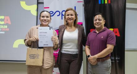 Estudiantes de FADCOM desarrollan propuestas de exhibidores para Prisma IV Edición