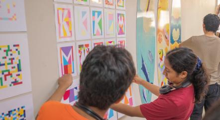Varias-tareas-muestra-el-proceso-de-aprendizaje-del-dibujo-técnico-en-FADCOM